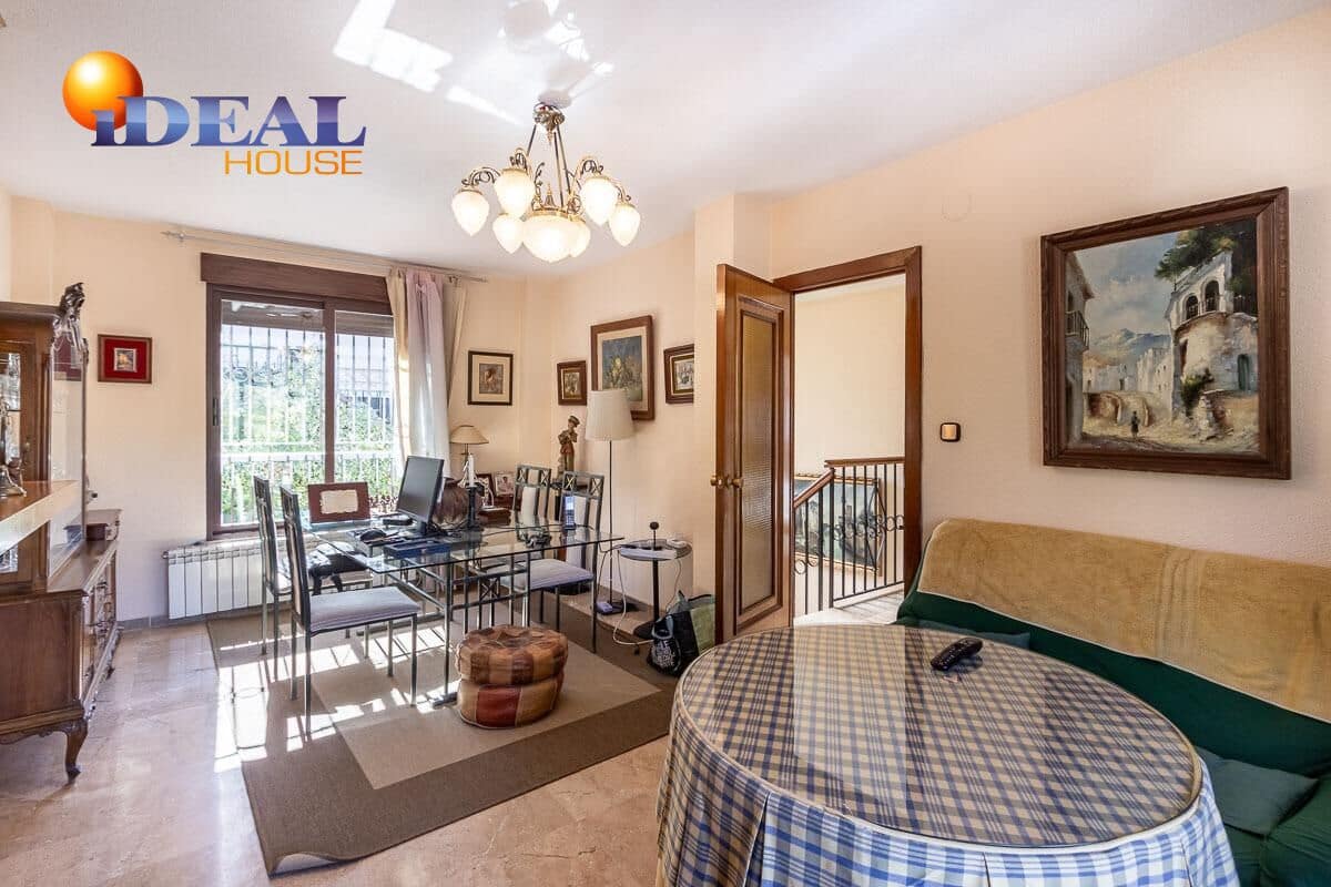 4 quarto Moradia para venda em Pinos Genil com piscina garagem - 380 000 € (Ref: 9433834)