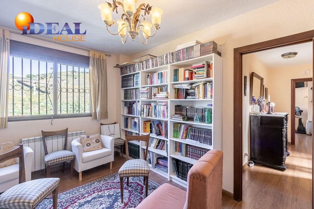 4 quarto Moradia para venda em Pinos Genil com piscina garagem - 380 000 € (Ref: 9433834)