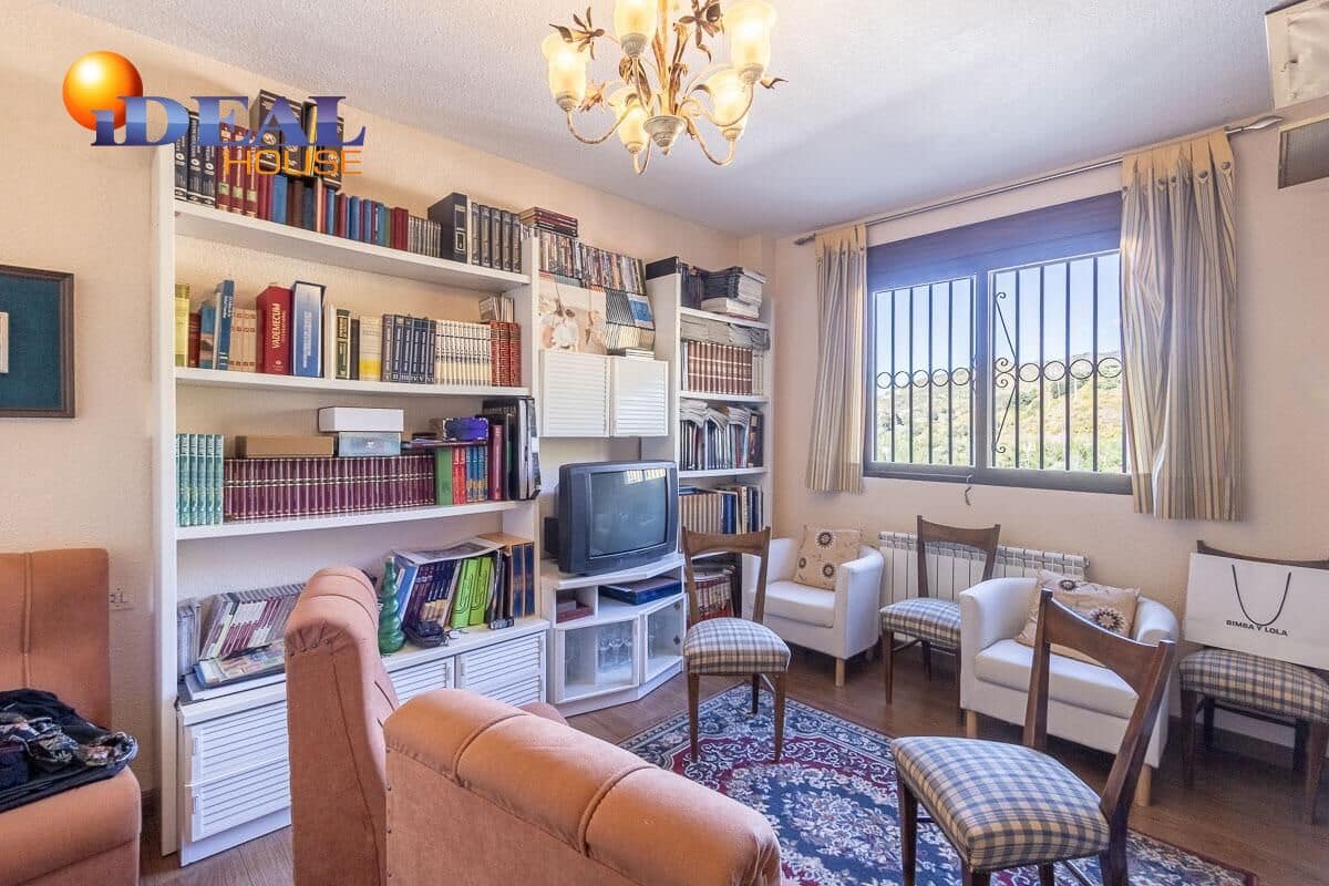 4 quarto Moradia para venda em Pinos Genil com piscina garagem - 380 000 € (Ref: 9433834)