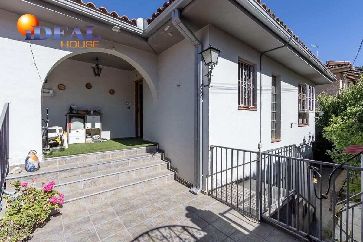 4 quarto Moradia para venda em Pinos Genil com piscina garagem - 380 000 € (Ref: 9433834)