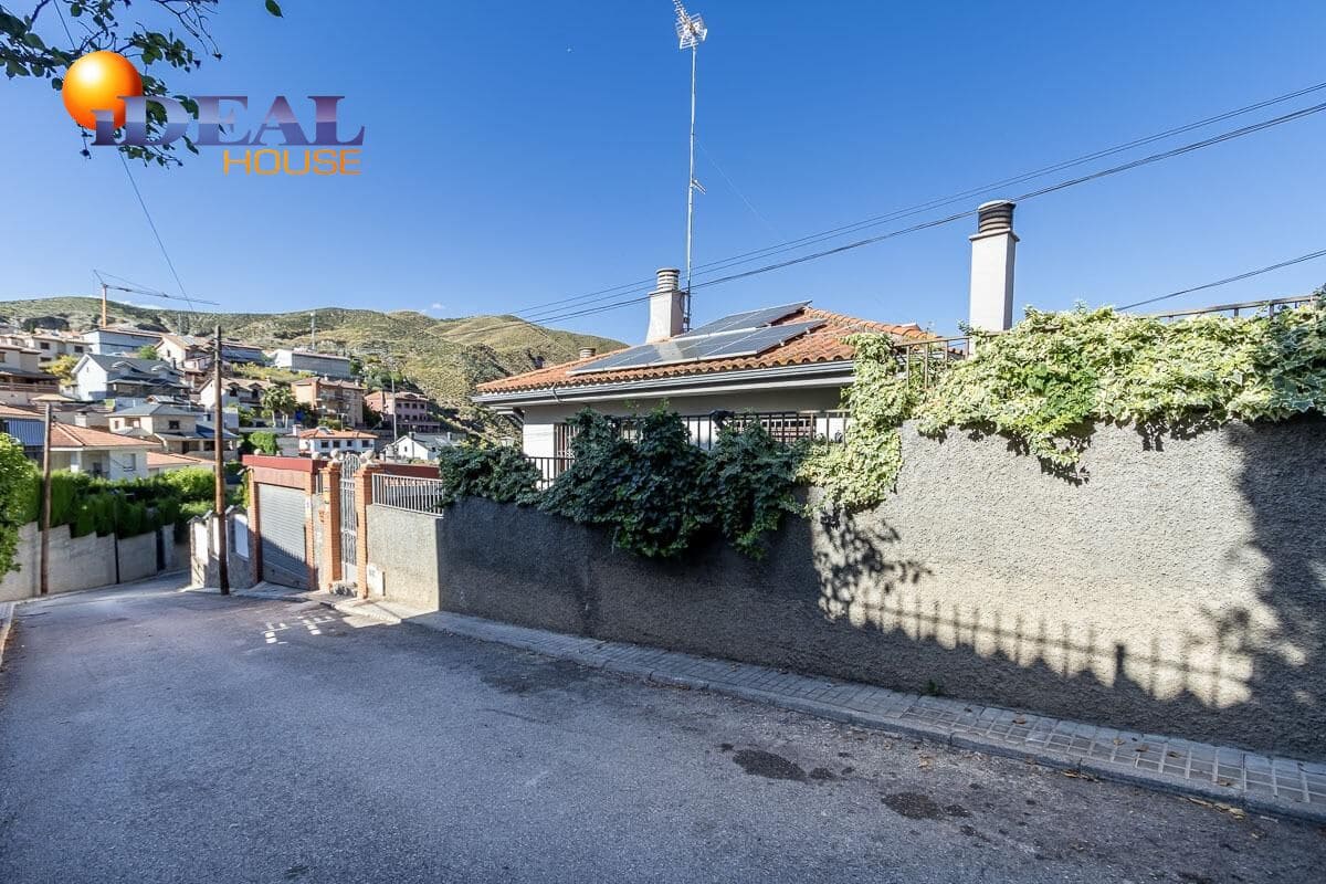 4 quarto Moradia para venda em Pinos Genil com piscina garagem - 380 000 € (Ref: 9433834)