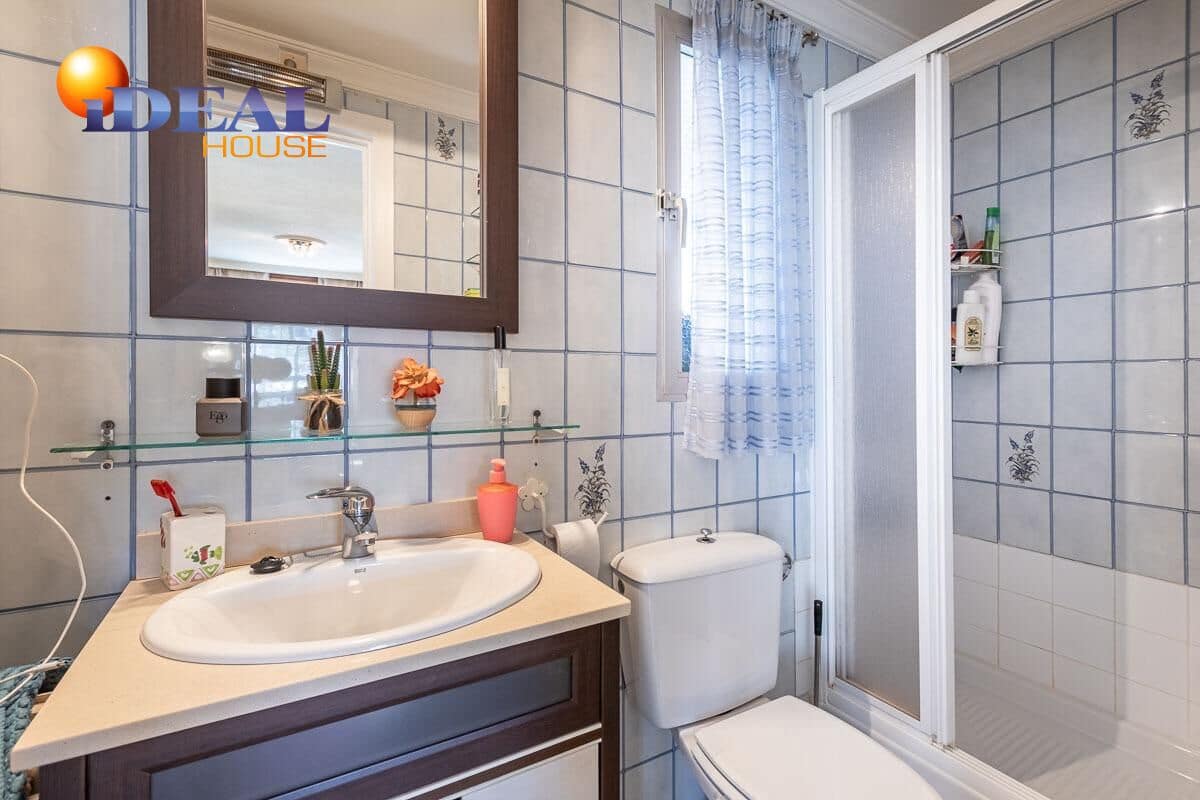 4 bedroom Villa for sale in Pinos Genil with pool garage - € 339,000 (Ref: 9433835)