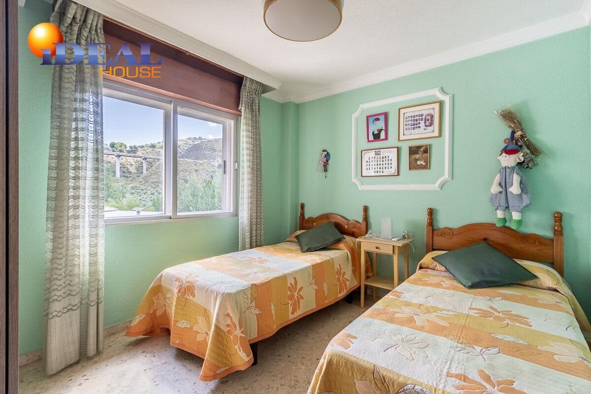 4 bedroom Villa for sale in Pinos Genil with pool garage - € 339,000 (Ref: 9433835)