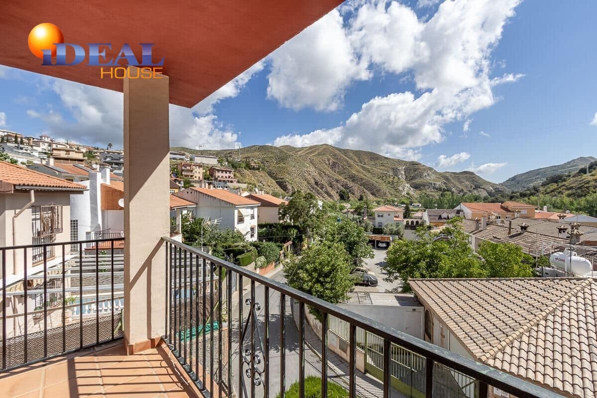 4 bedroom Villa for sale in Pinos Genil with pool garage - € 339,000 (Ref: 9433835)