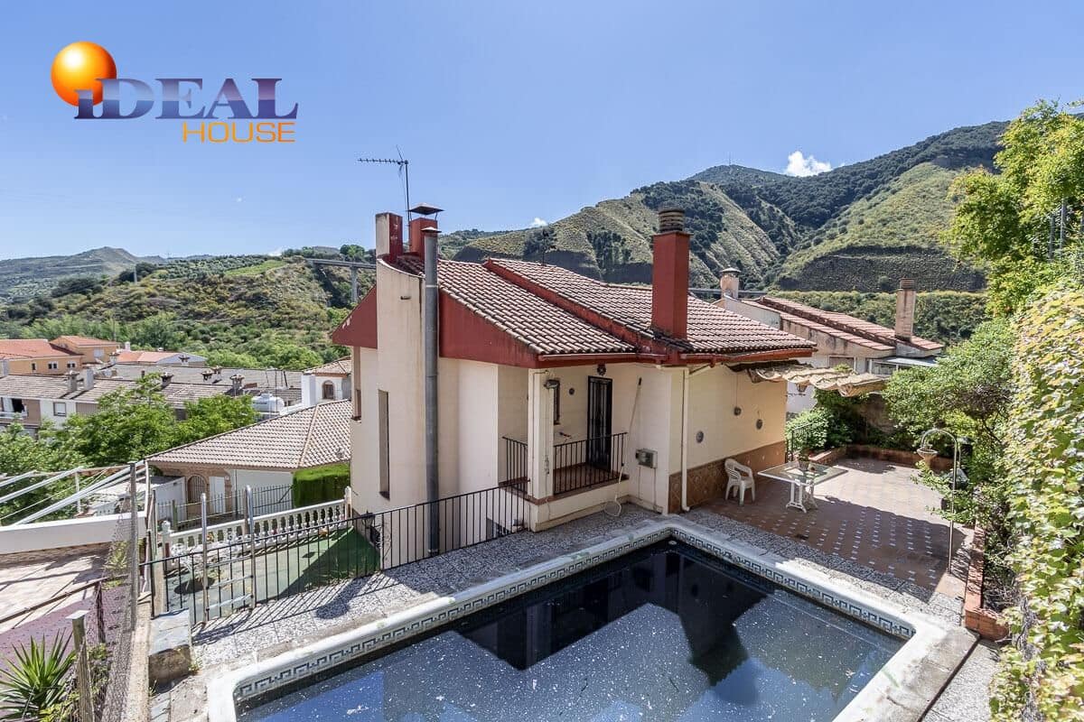 4 bedroom Villa for sale in Pinos Genil with pool garage - € 339,000 (Ref: 9433835)