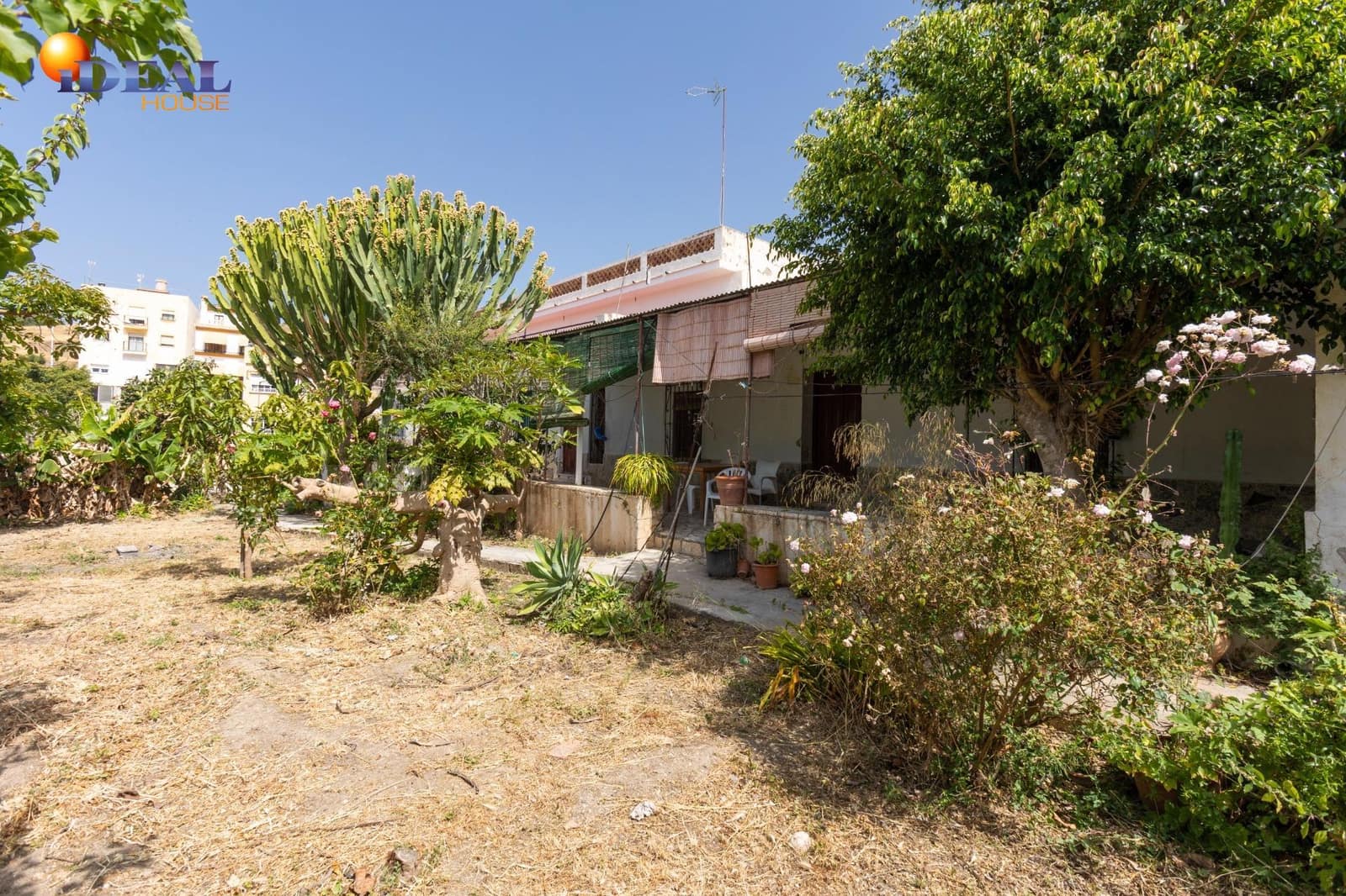 Bauplatz zu verkaufen in La Herradura - 990.000 € (Ref: 9433836)