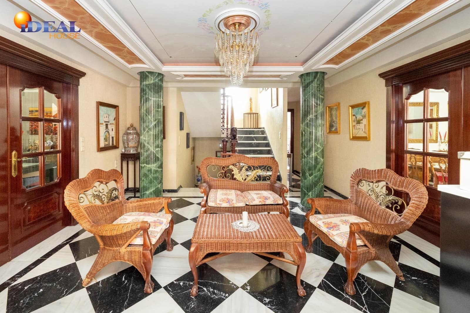 5 soverom Villa til salgs i Santa Fe med garasje - € 325 000 (Ref: 9433838)