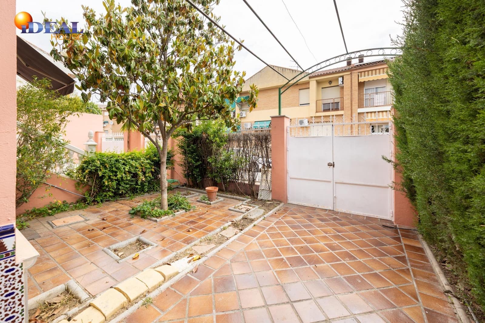 5 soverom Villa til salgs i Santa Fe med garasje - € 325 000 (Ref: 9433838)