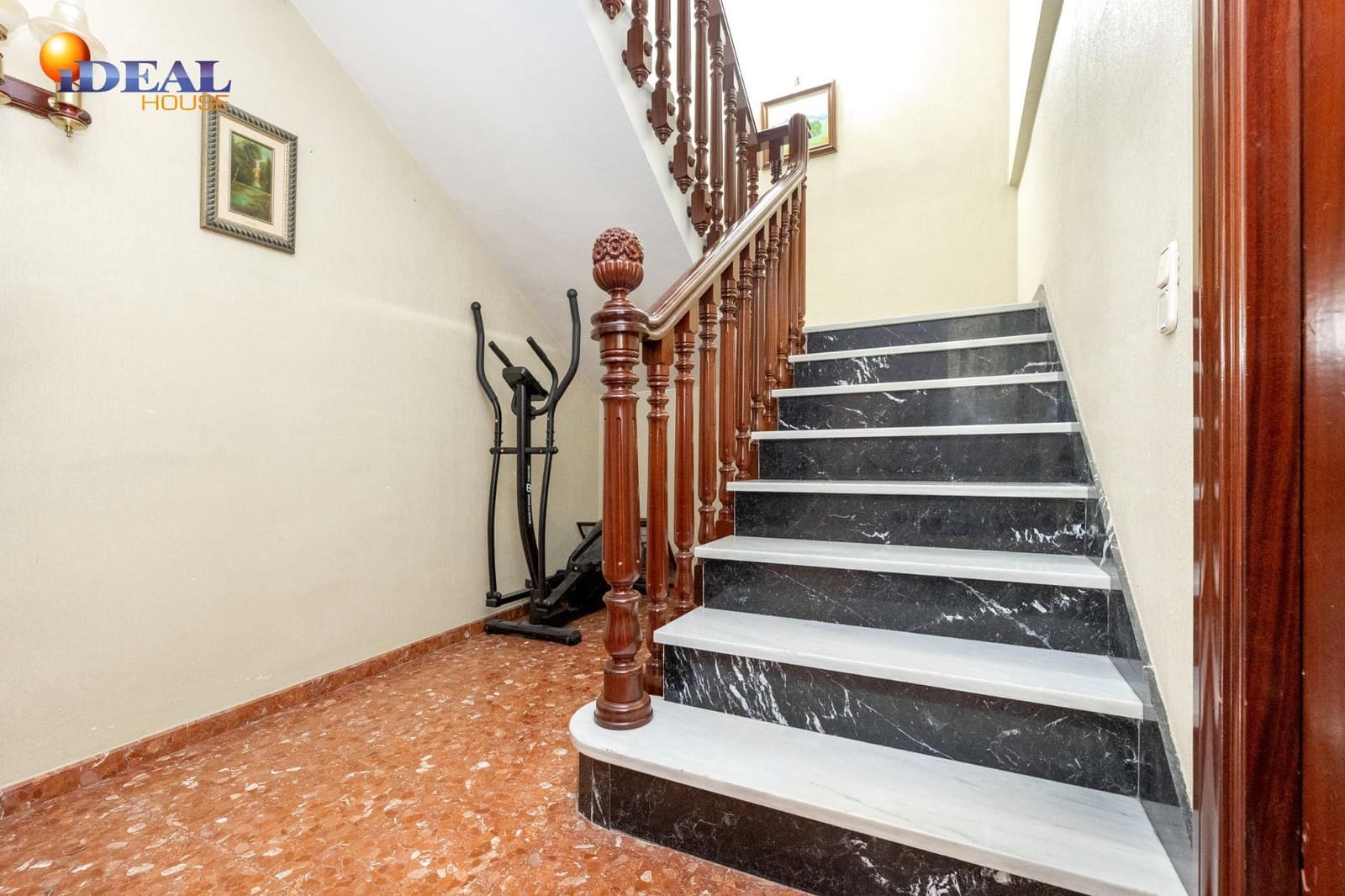 5 soverom Villa til salgs i Santa Fe med garasje - € 325 000 (Ref: 9433838)