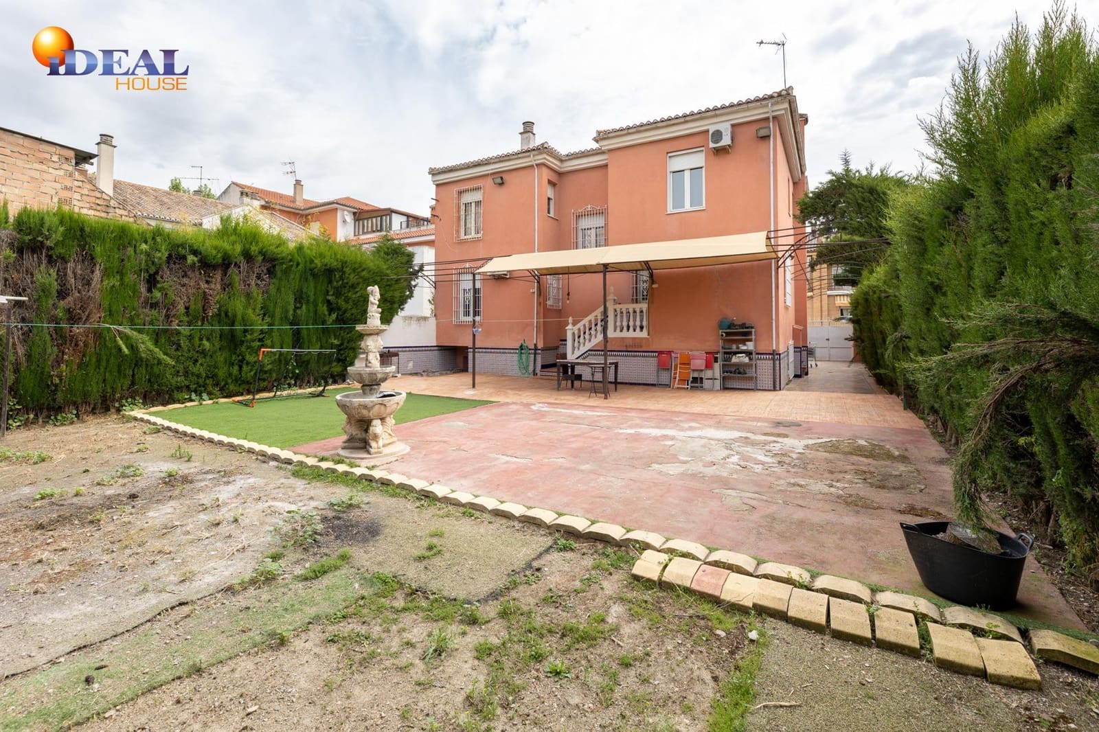 5 soverom Villa til salgs i Santa Fe med garasje - € 325 000 (Ref: 9433838)