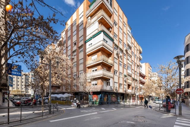 Garage for sale in Granada city - € 23,000 (Ref: 9433839)