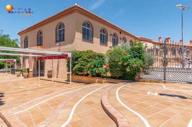 Biznes na sprzedaż w Baza - 1 650 000 € (Ref: 9433840)