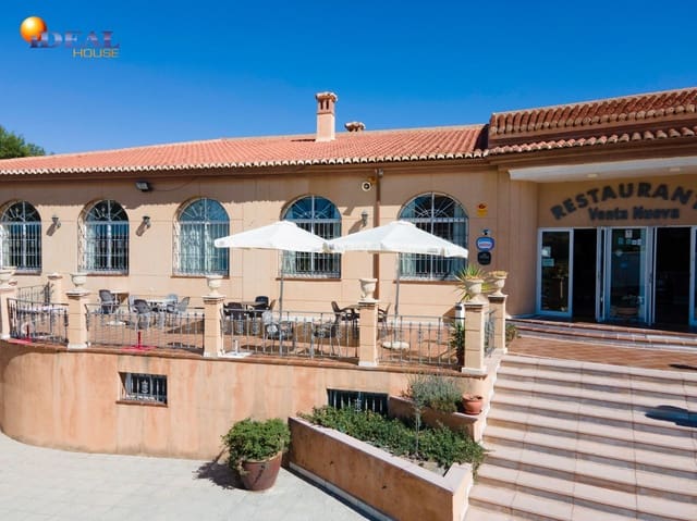 Biznes na sprzedaż w Baza - 1 650 000 € (Ref: 9433840)