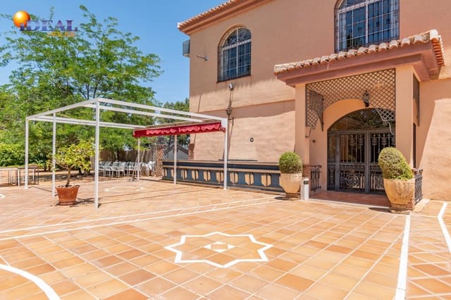 Biznes na sprzedaż w Baza - 1 650 000 € (Ref: 9433840)