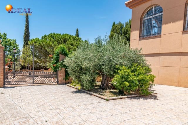 Biznes na sprzedaż w Baza - 1 650 000 € (Ref: 9433840)