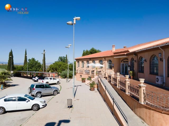 Biznes na sprzedaż w Baza - 1 650 000 € (Ref: 9433840)