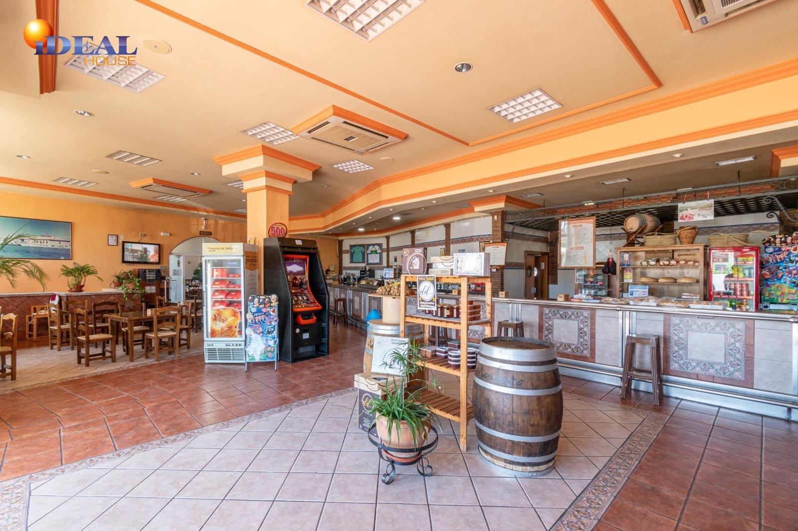 Biznes na sprzedaż w Baza - 1 650 000 € (Ref: 9433840)