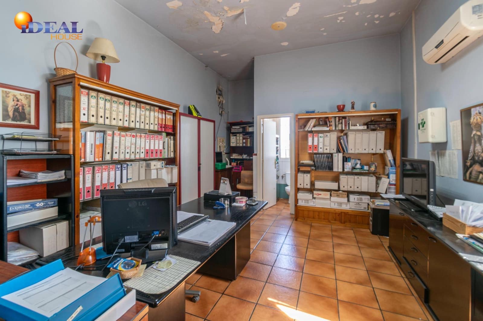 Biznes na sprzedaż w Baza - 1 650 000 € (Ref: 9433840)