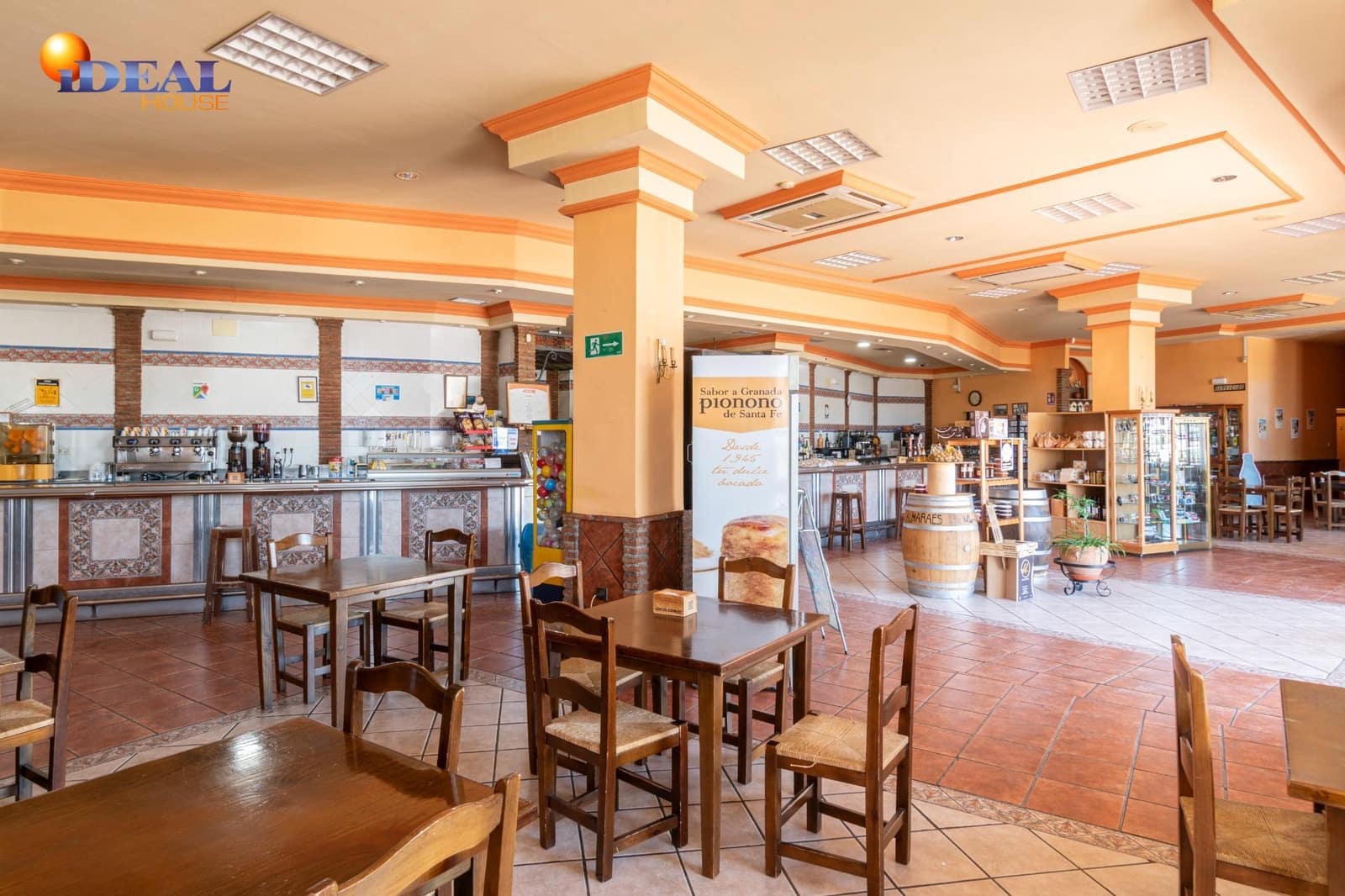 Biznes na sprzedaż w Baza - 1 650 000 € (Ref: 9433840)