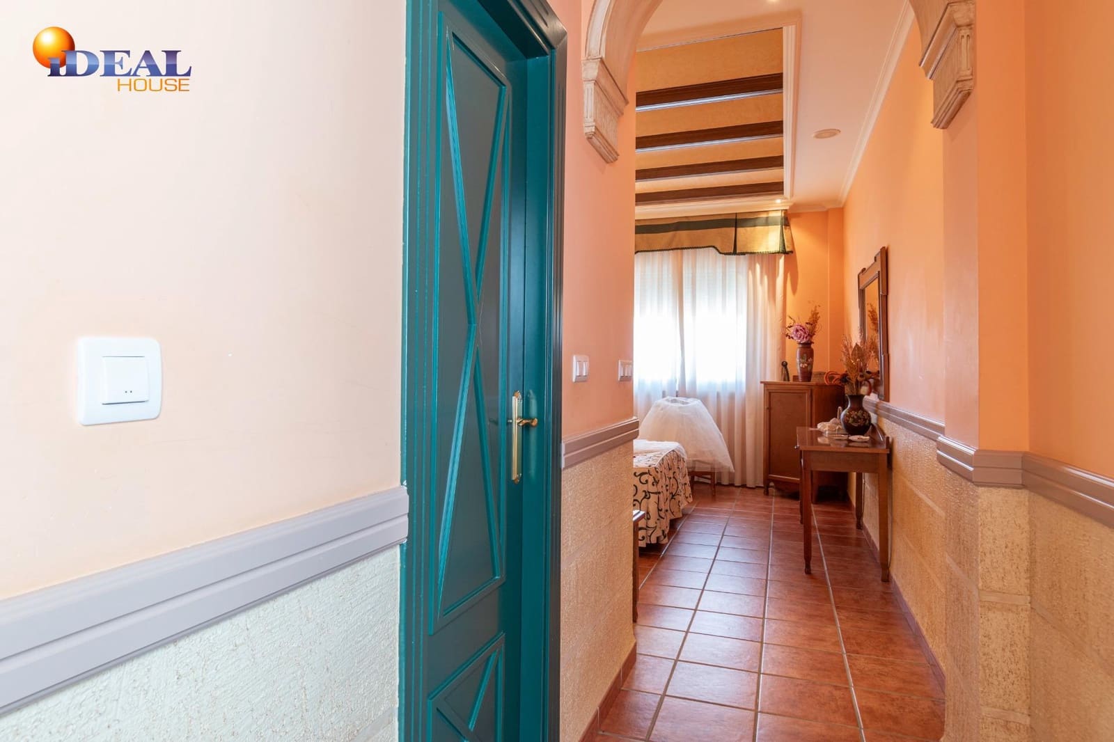 Biznes na sprzedaż w Baza - 1 650 000 € (Ref: 9433840)