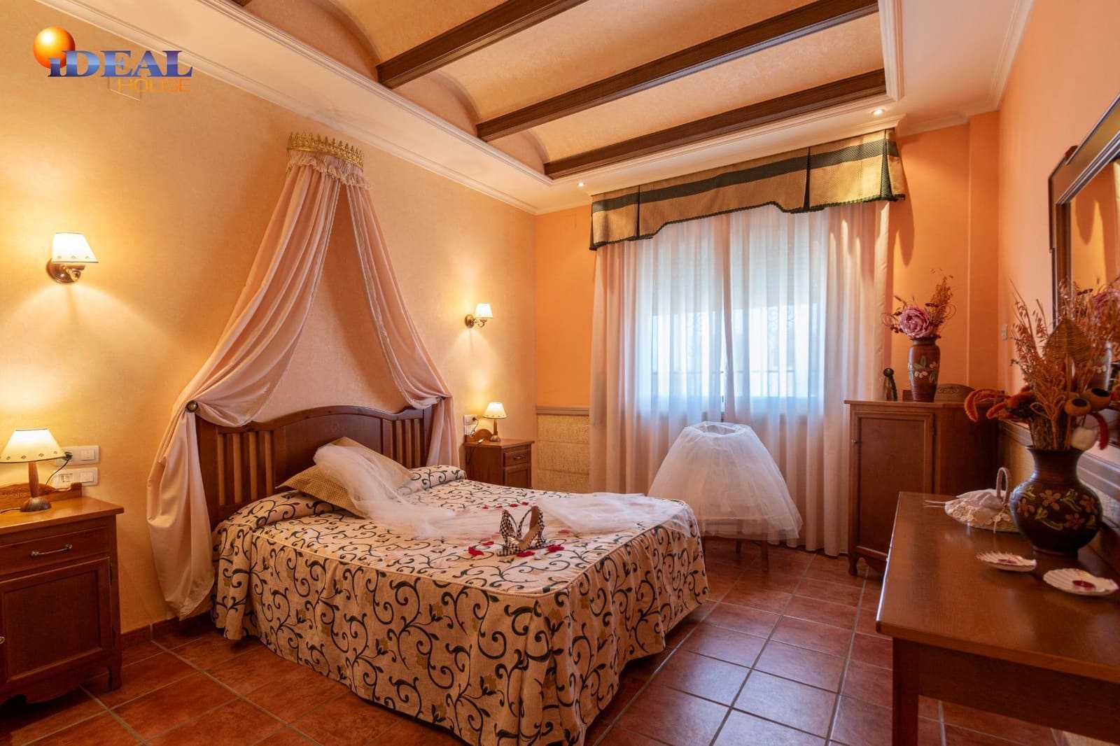 Biznes na sprzedaż w Baza - 1 650 000 € (Ref: 9433840)