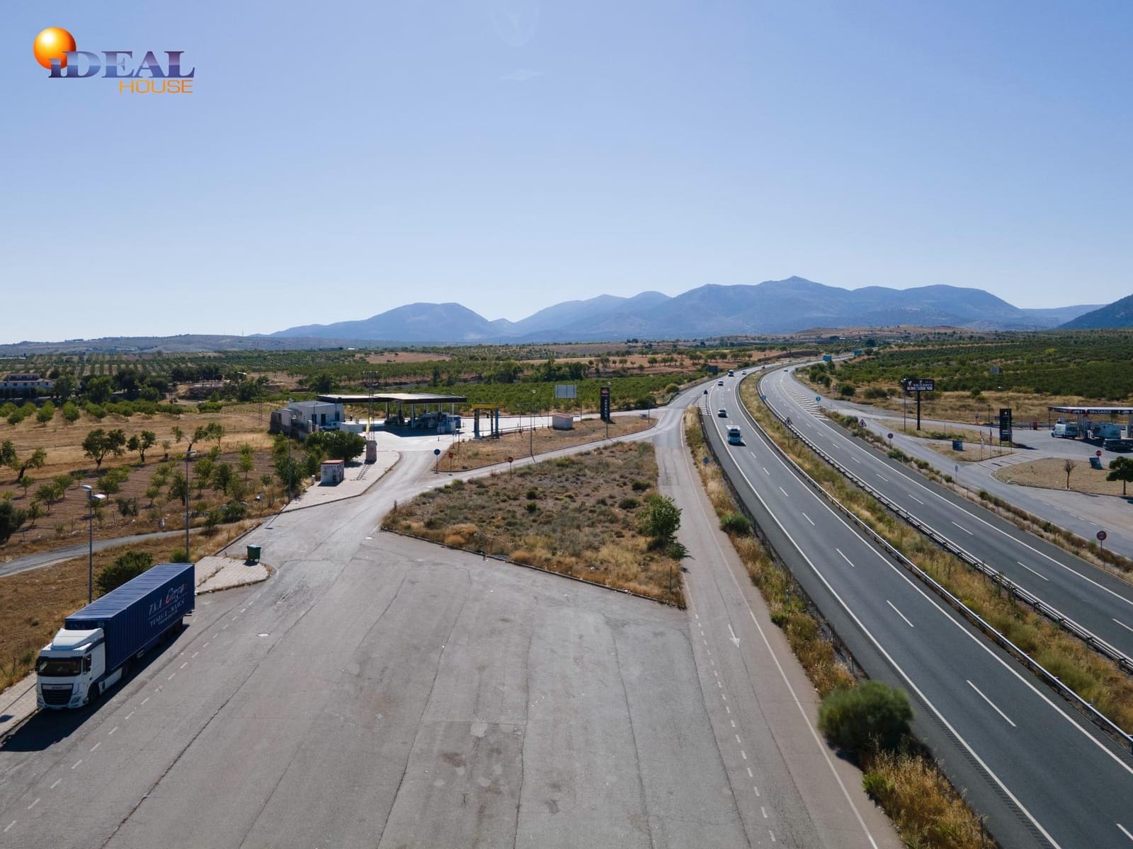 Biznes na sprzedaż w Baza - 1 650 000 € (Ref: 9433840)