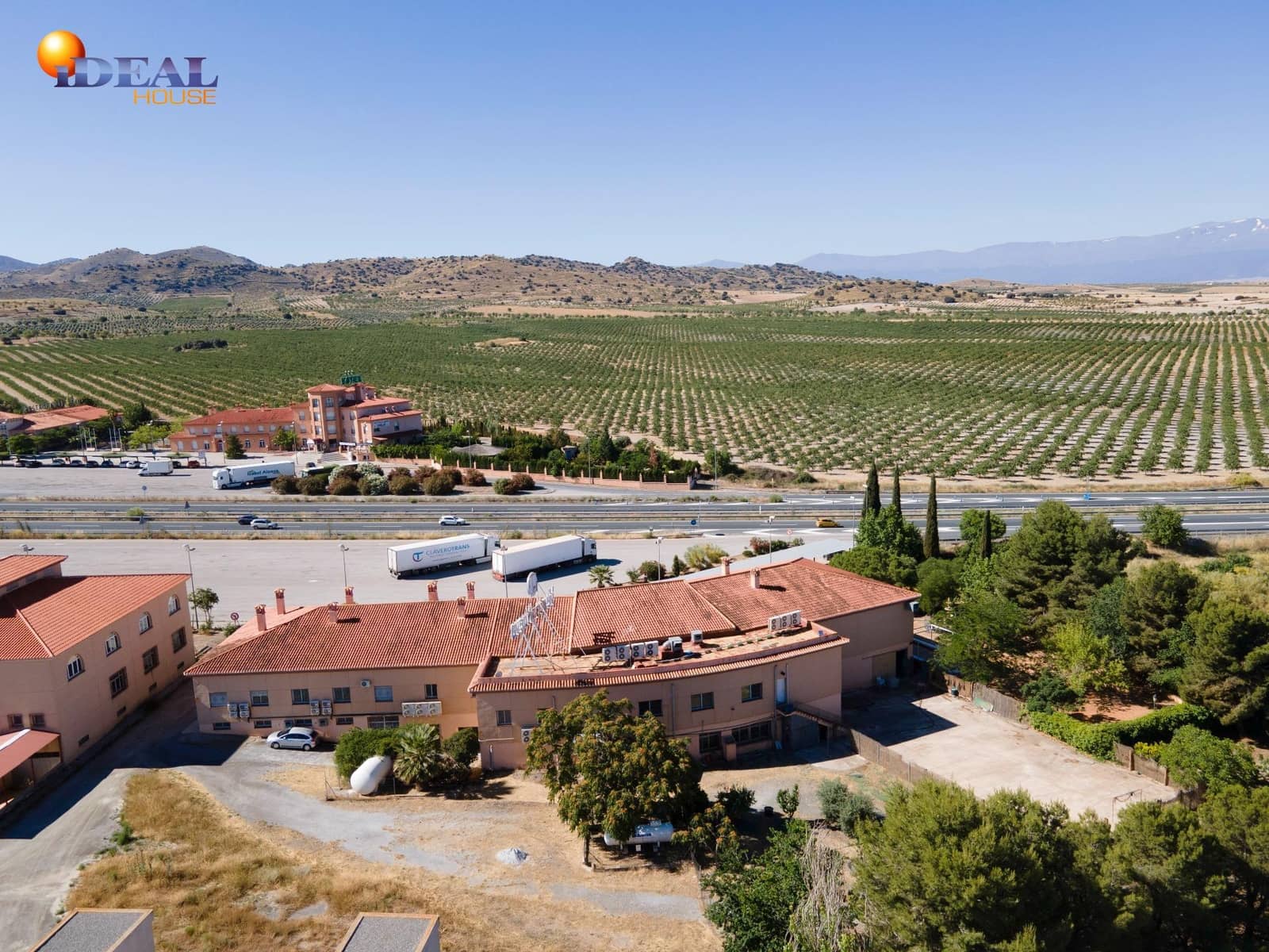 Biznes na sprzedaż w Baza - 1 650 000 € (Ref: 9433840)