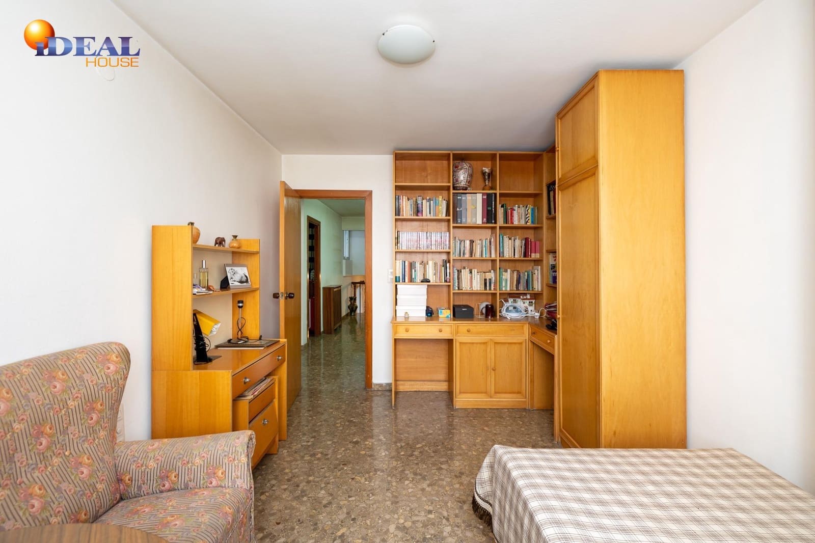 Apartamento de 8 habitaciones en Granada ciudad en venta - 435.000 € (Ref: 9433841)