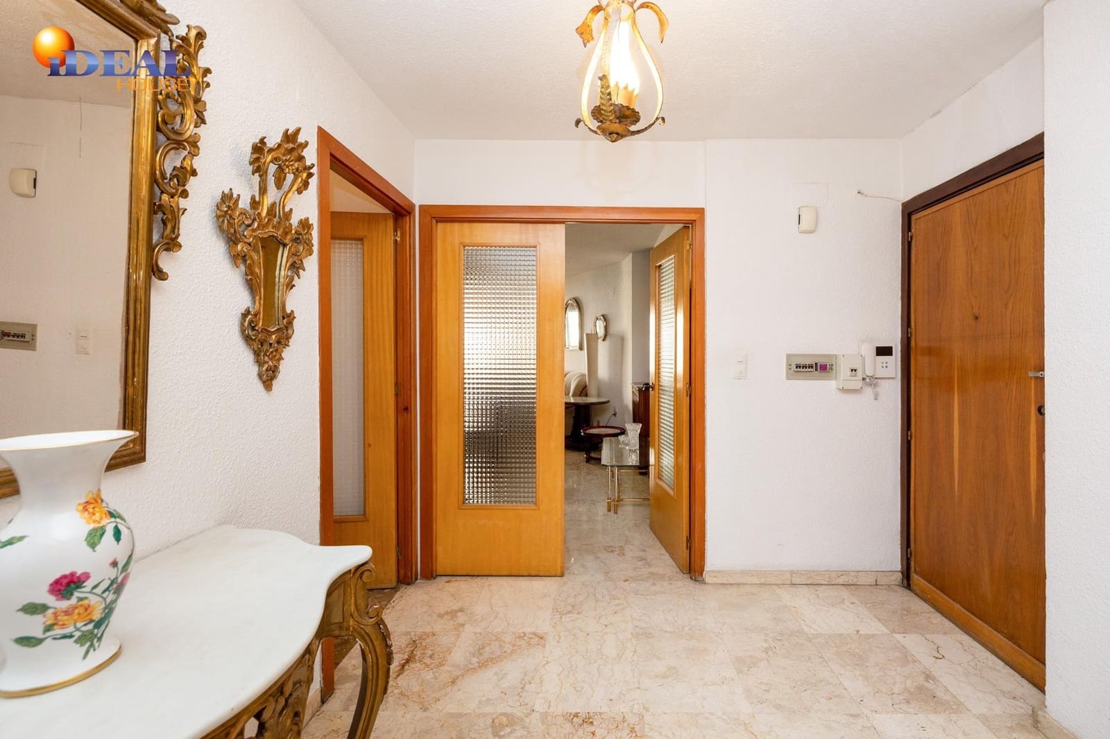 Apartamento de 8 habitaciones en Granada ciudad en venta - 435.000 € (Ref: 9433841)