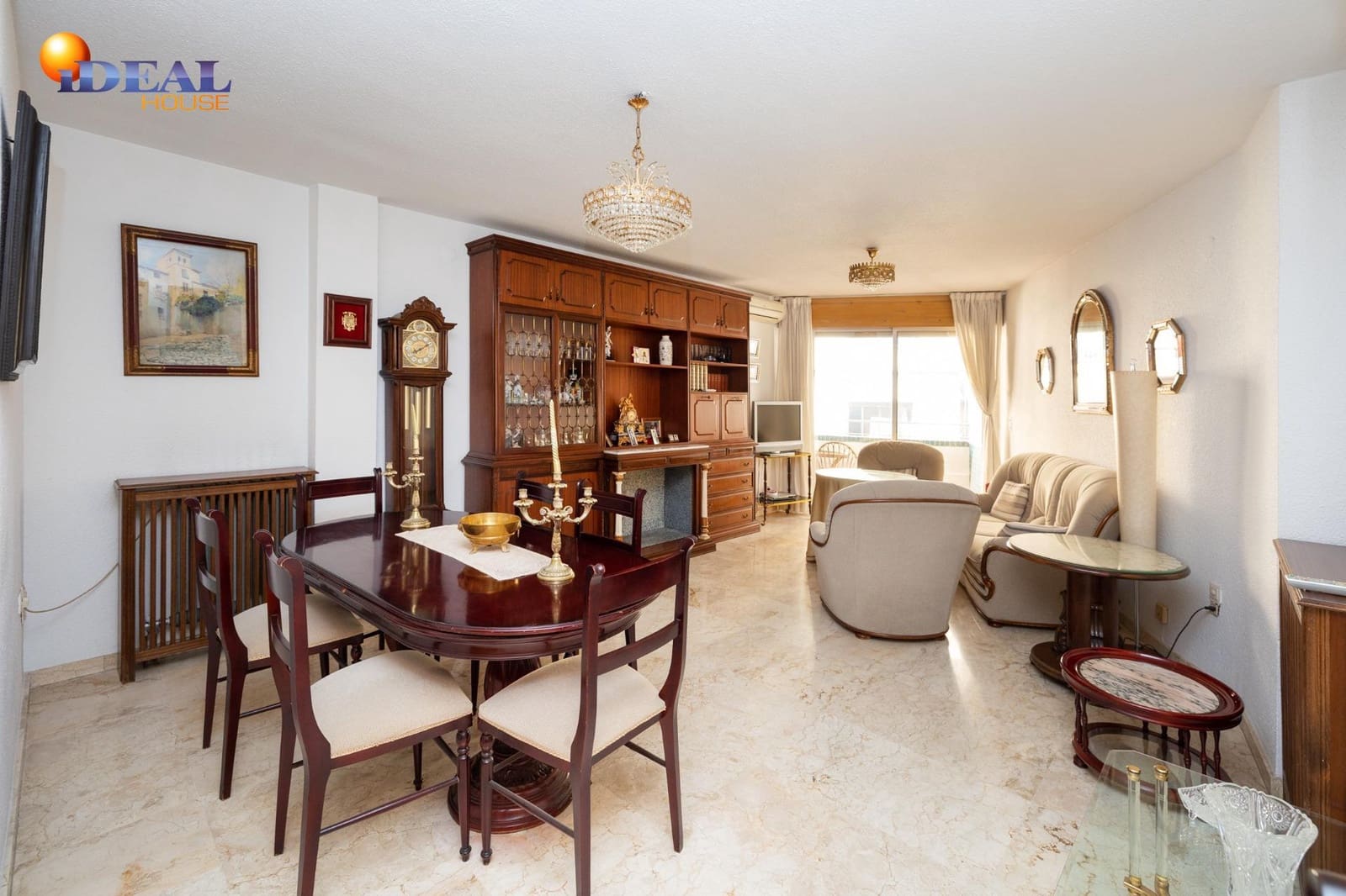 Apartamento de 8 habitaciones en Granada ciudad en venta - 435.000 € (Ref: 9433841)