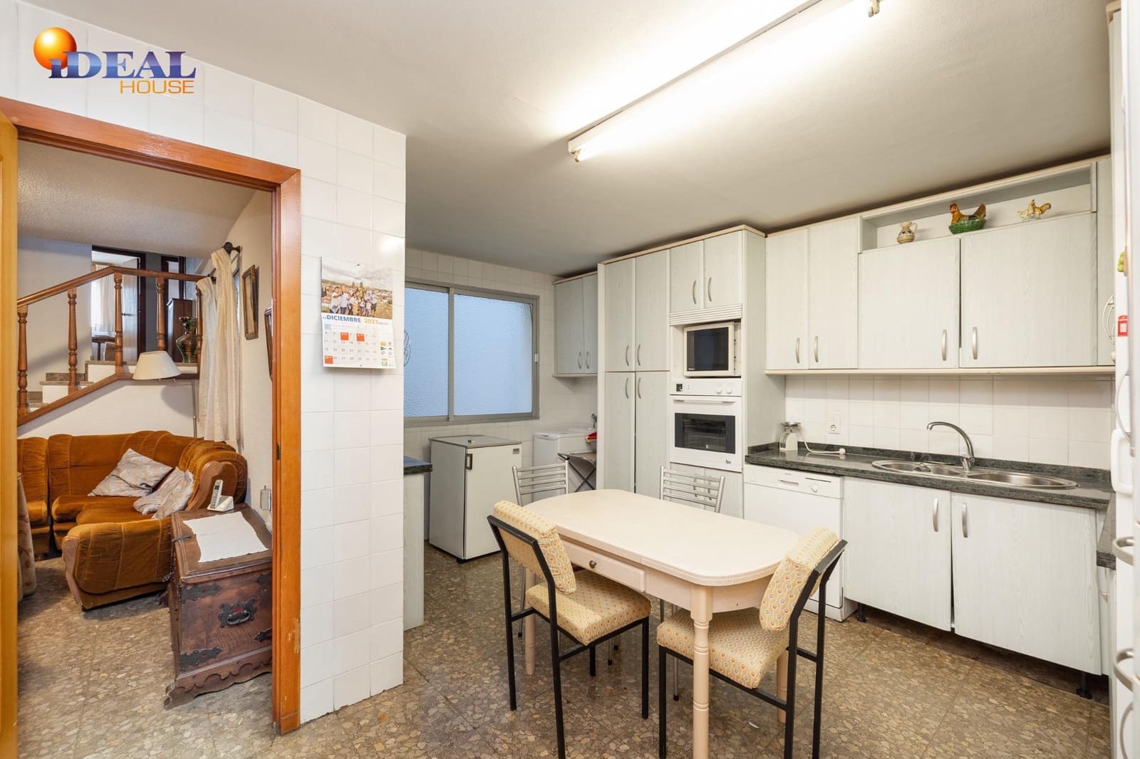 Apartamento de 8 habitaciones en Granada ciudad en venta - 435.000 € (Ref: 9433841)