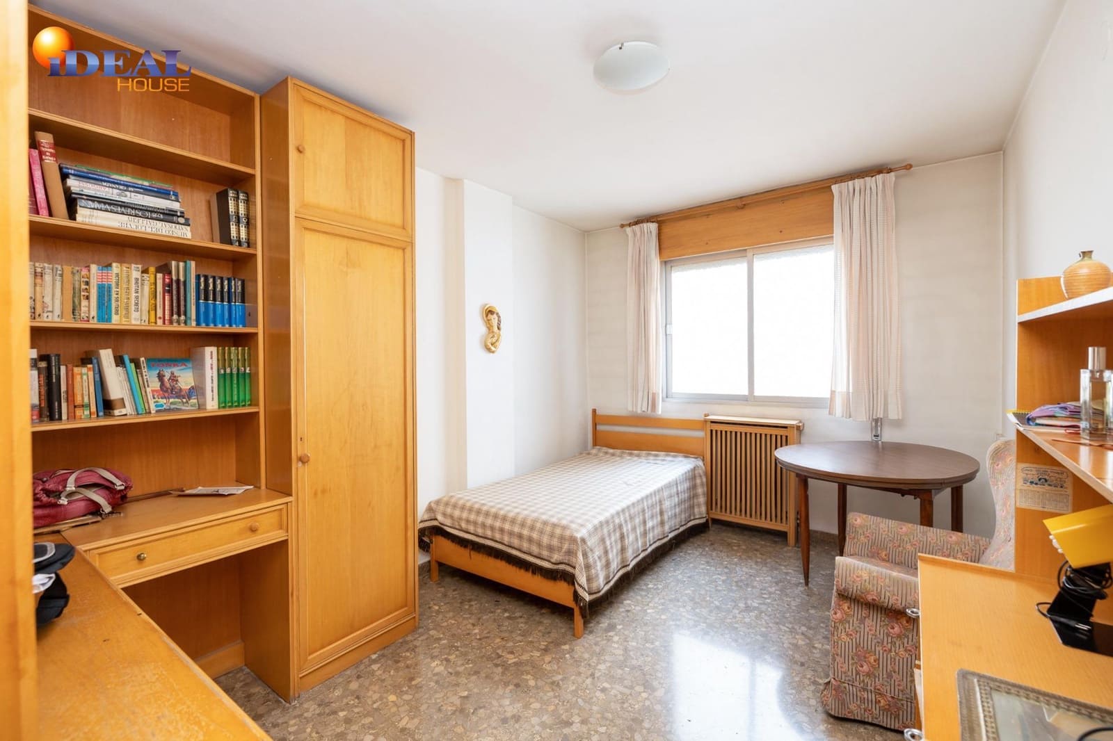 Apartamento de 8 habitaciones en Granada ciudad en venta - 435.000 € (Ref: 9433841)