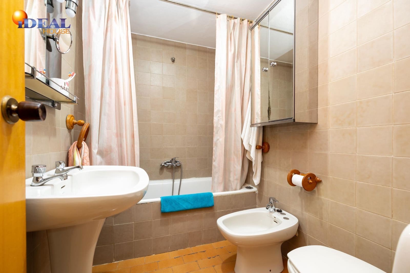 Apartamento de 8 habitaciones en Granada ciudad en venta - 435.000 € (Ref: 9433841)