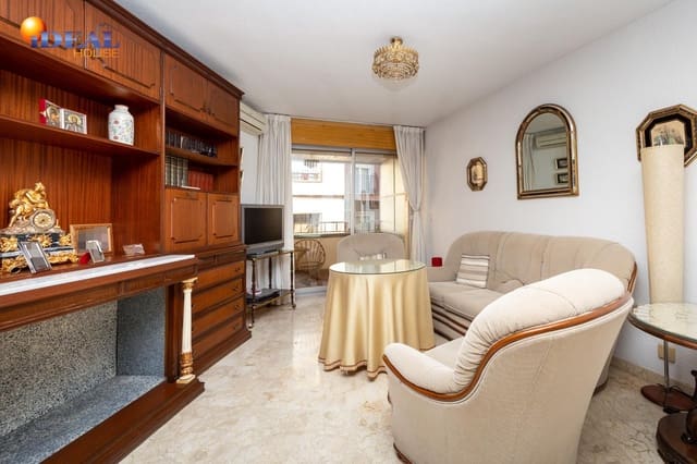 Apartamento de 8 habitaciones en Centro, Granada ciudad en venta - 435.000 € (Ref: 9433841)