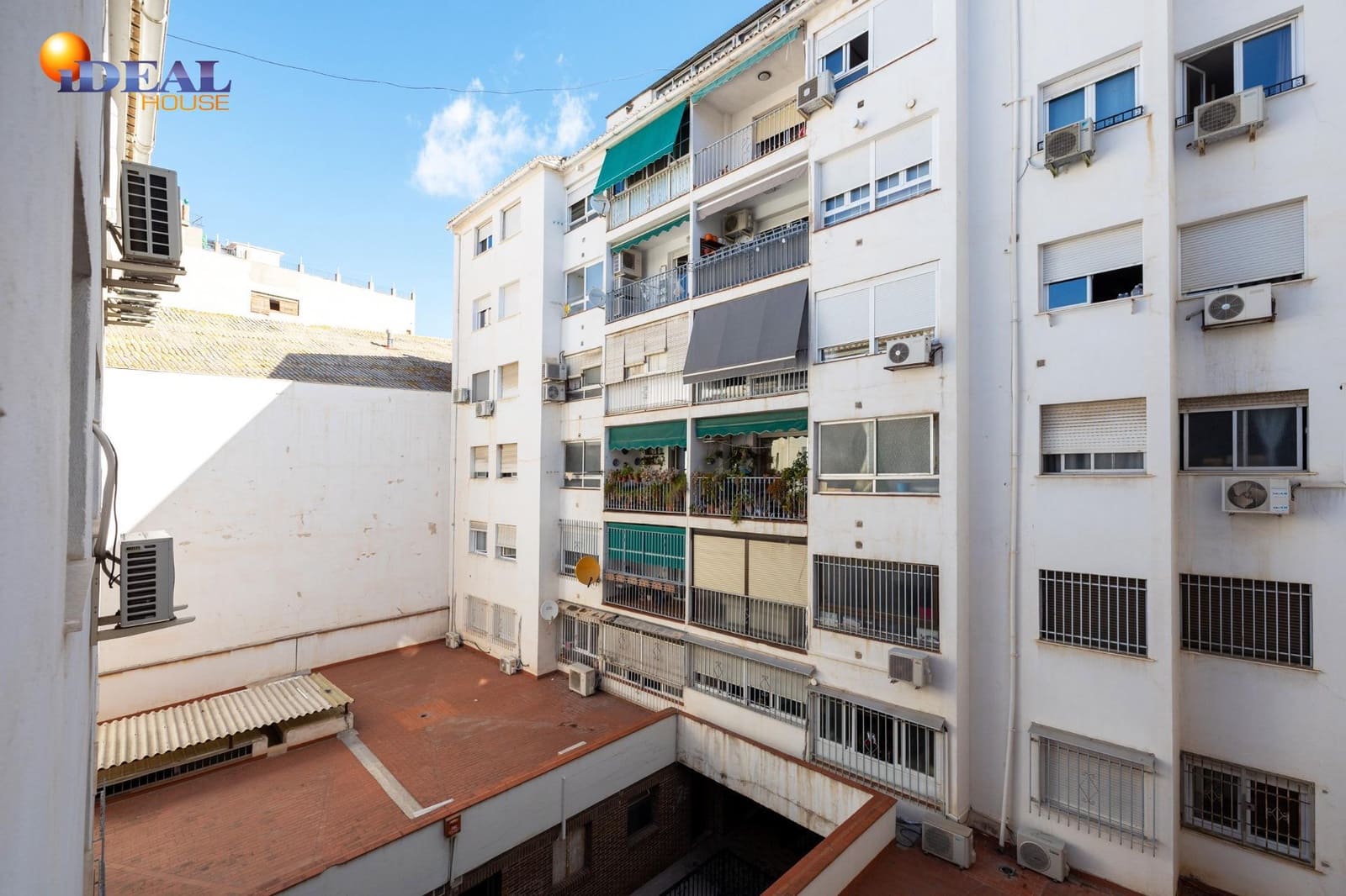 Apartamento de 8 habitaciones en Granada ciudad en venta - 435.000 € (Ref: 9433841)