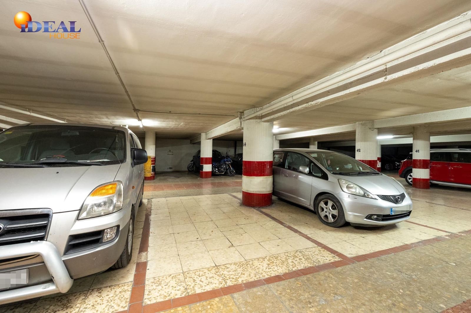 Apartamento de 8 habitaciones en Granada ciudad en venta - 435.000 € (Ref: 9433841)