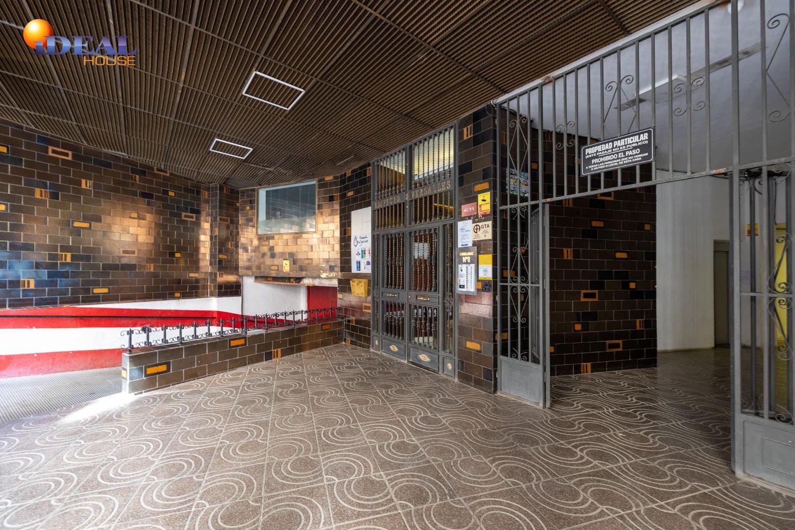 Apartamento de 8 habitaciones en Granada ciudad en venta - 435.000 € (Ref: 9433841)