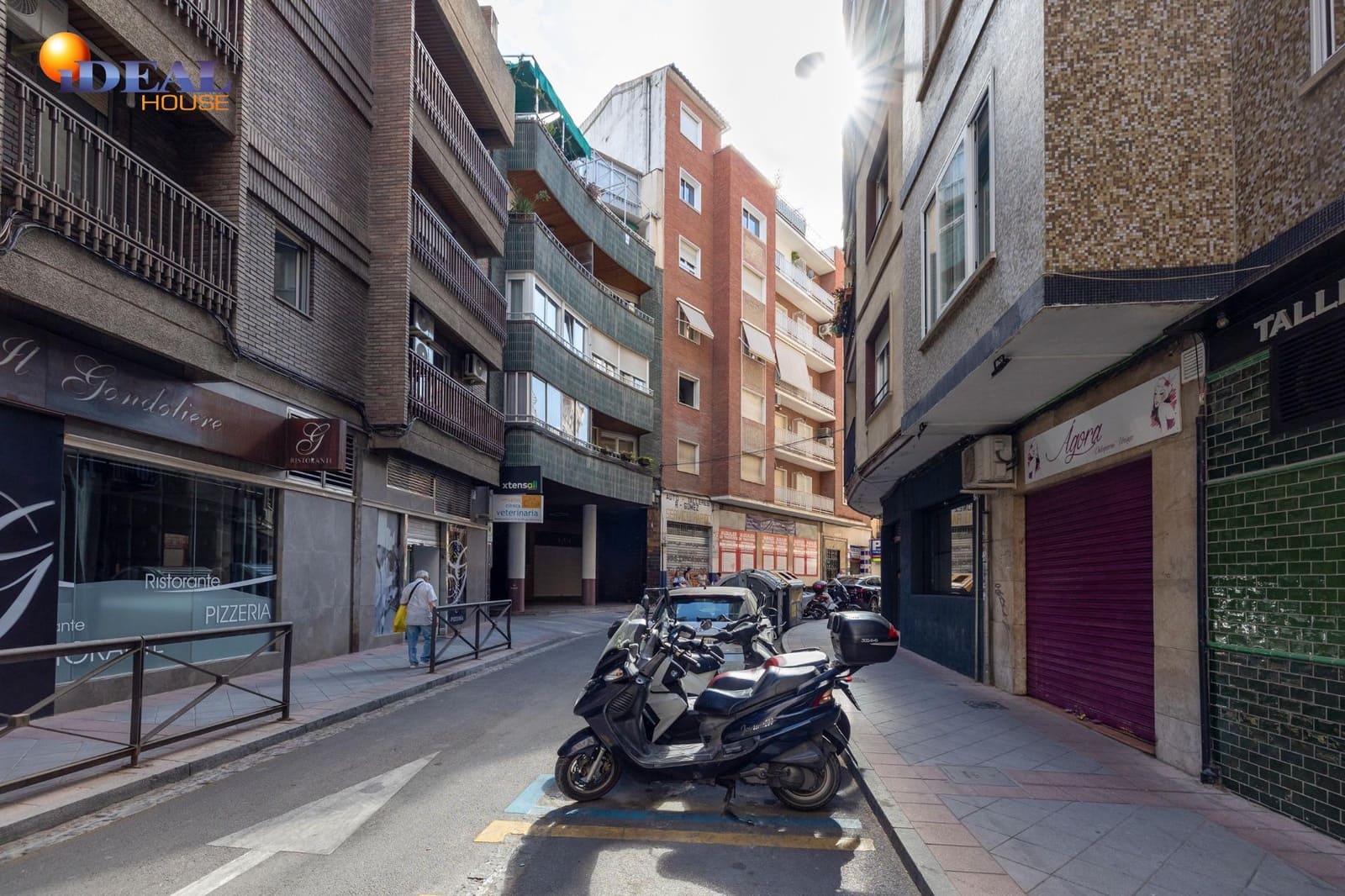 Apartamento de 8 habitaciones en Granada ciudad en venta - 435.000 € (Ref: 9433841)