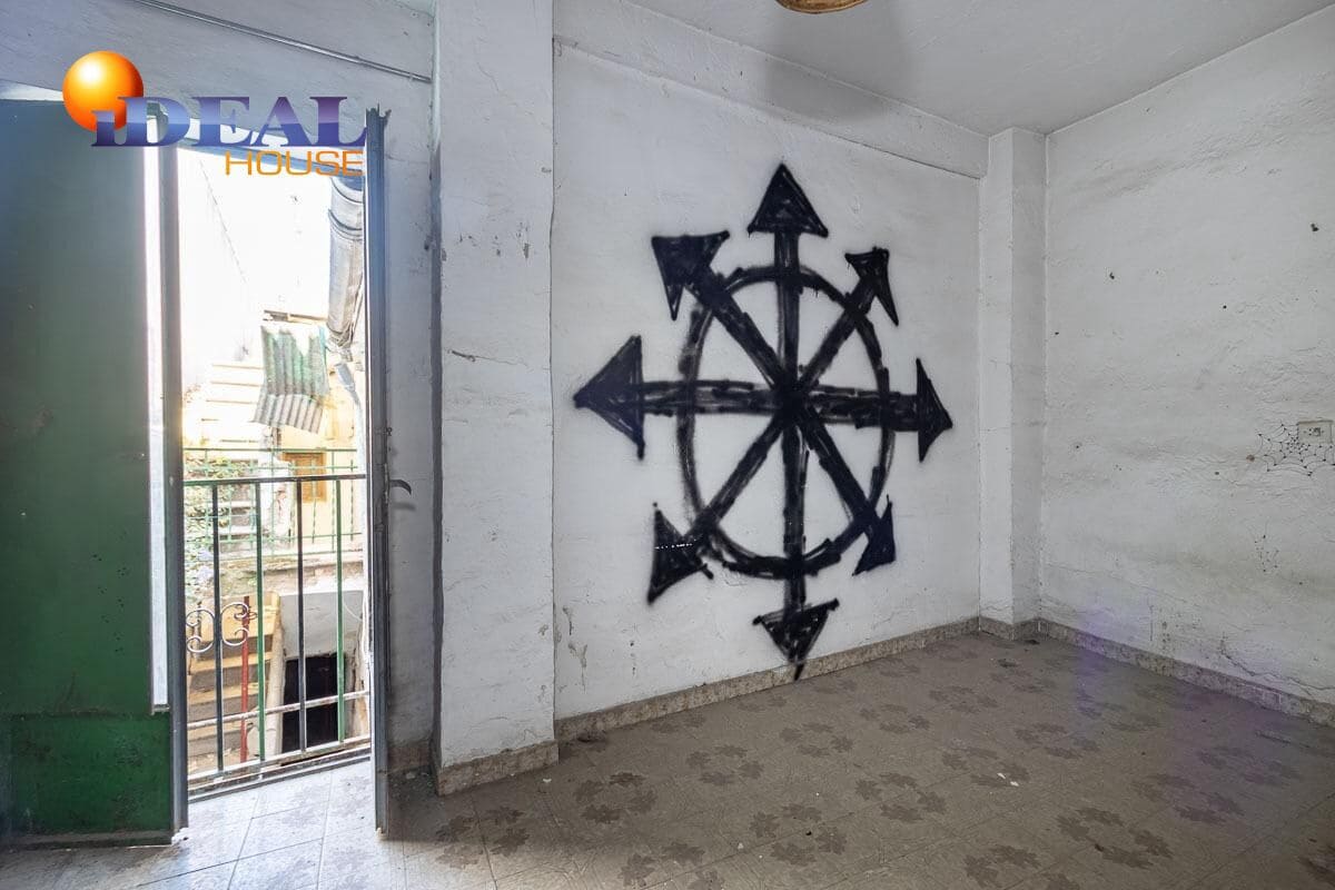 Casa de 8 habitaciones en Granada ciudad en venta - 499.000 € (Ref: 9433842)