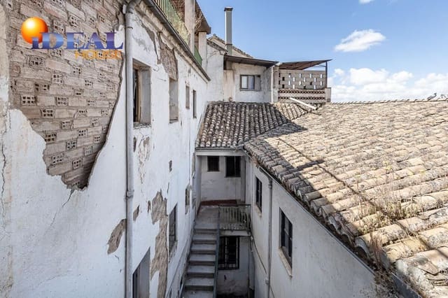Casa de 8 habitaciones en Granada ciudad en venta - 499.000 € (Ref: 9433842)