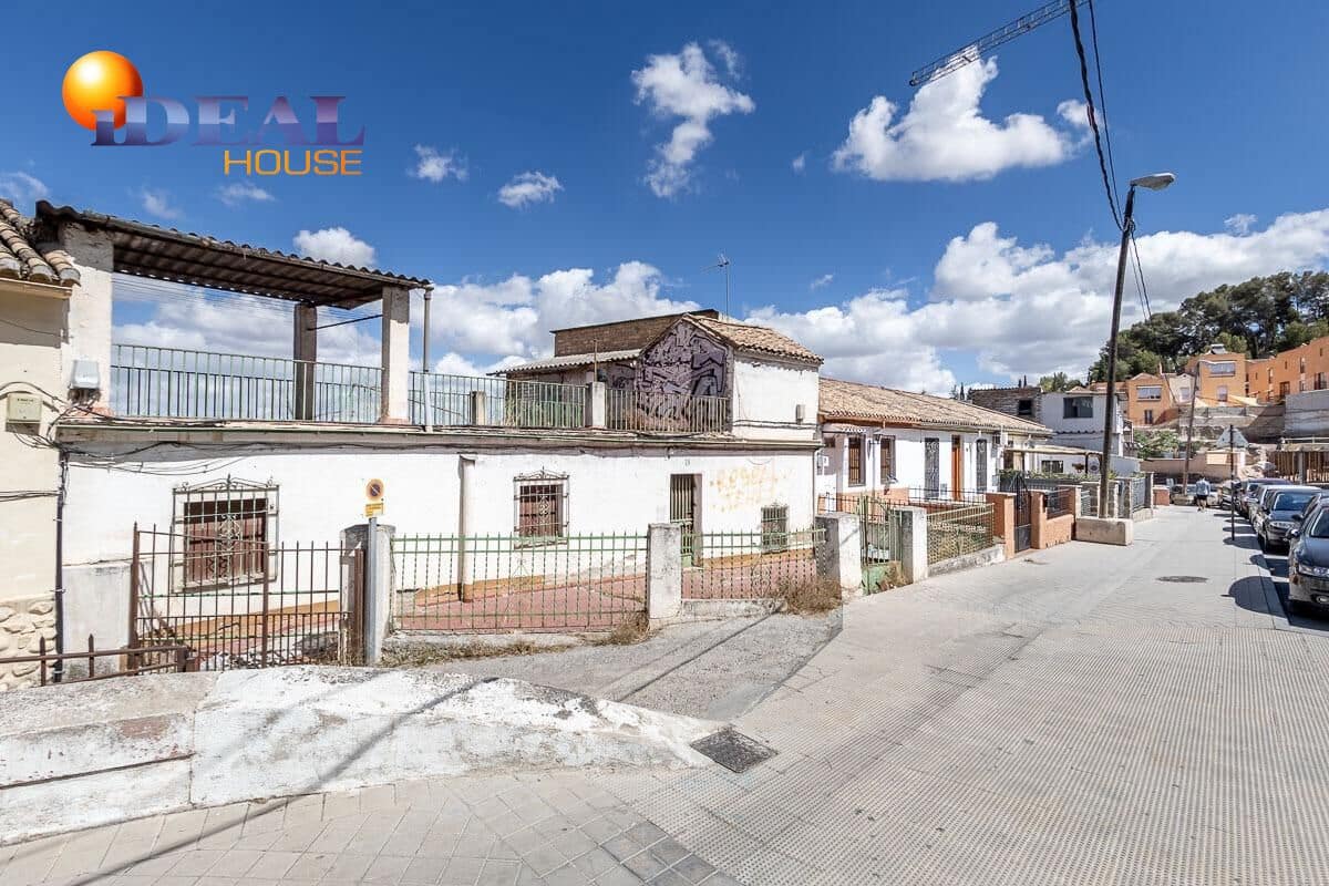 Casa de 8 habitaciones en Granada ciudad en venta - 499.000 € (Ref: 9433842)