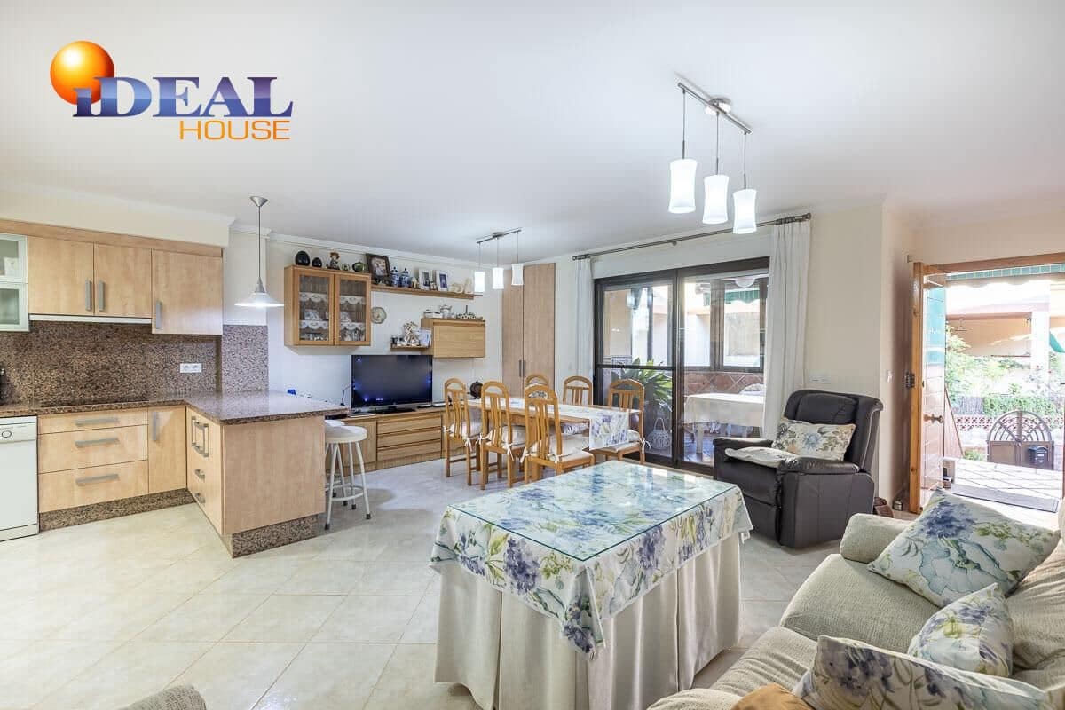 4 sovrum Radhus till salu i Salobrena med pool garage - 475 000 € (Ref: 9433844)