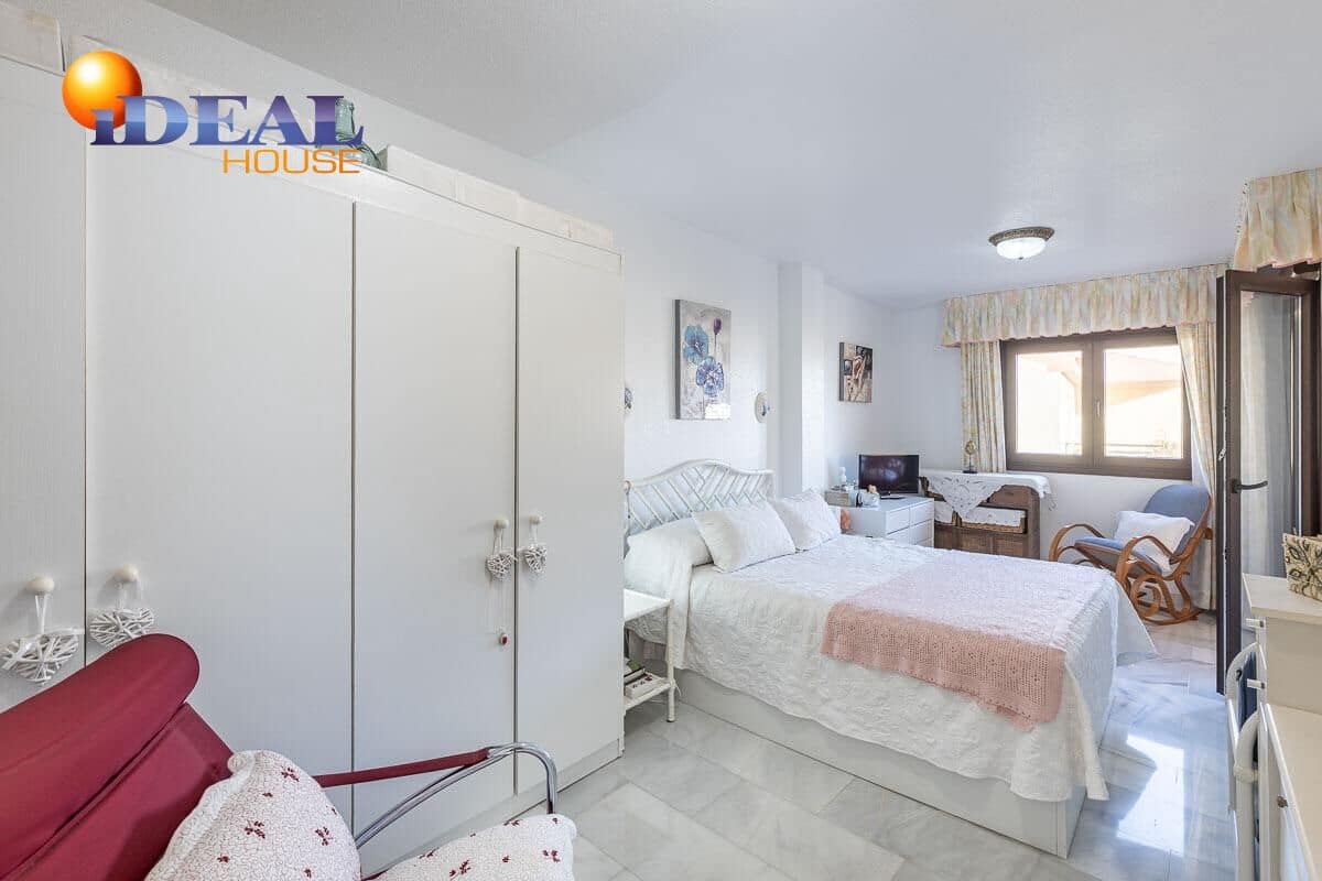 4 sovrum Radhus till salu i Salobrena med pool garage - 475 000 € (Ref: 9433844)