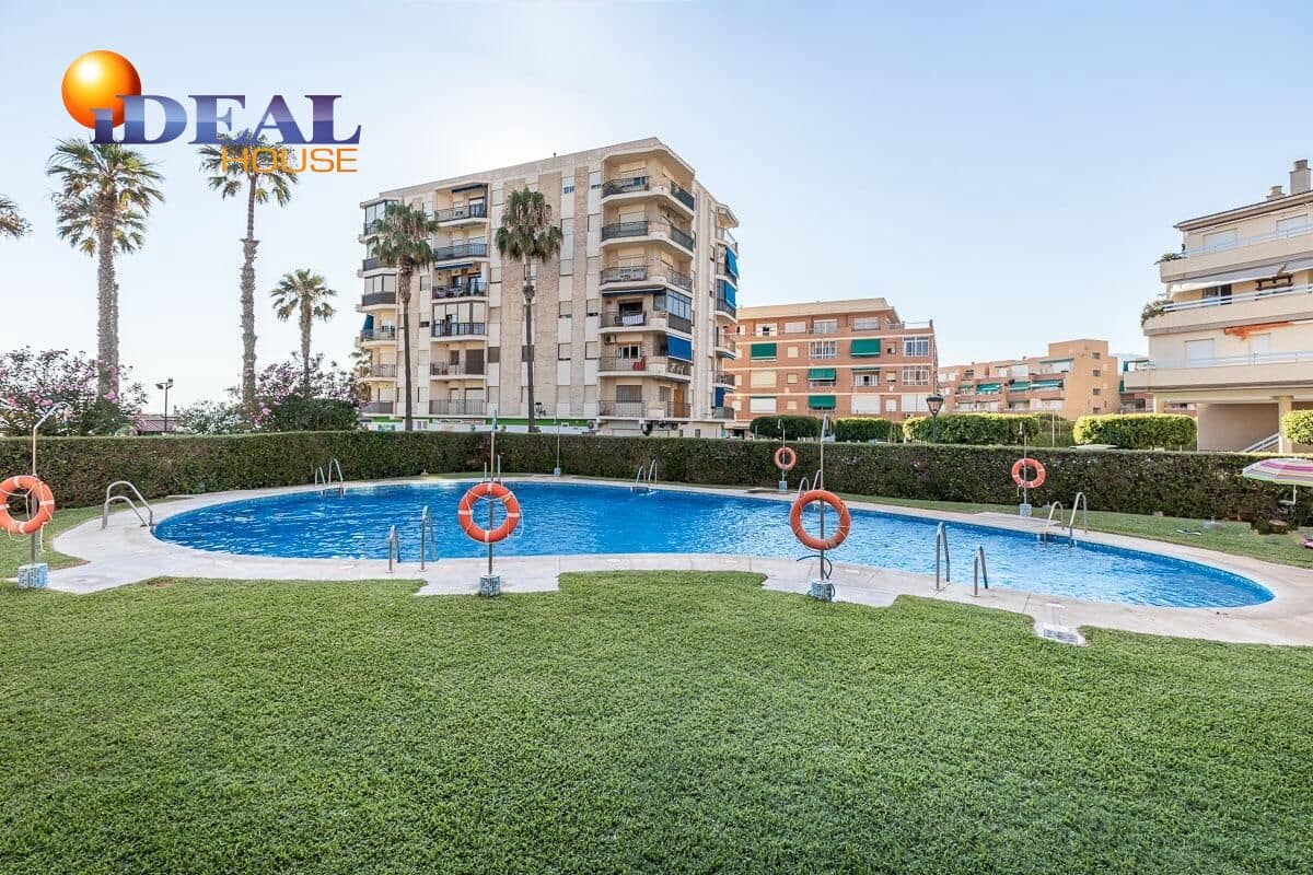 4 sovrum Radhus till salu i Salobrena med pool garage - 475 000 € (Ref: 9433844)