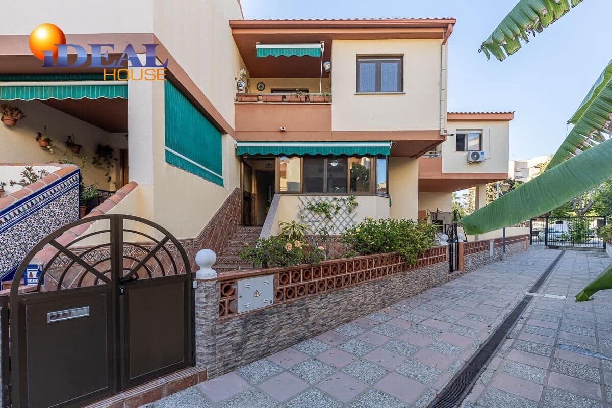 4 sovrum Radhus till salu i Salobrena med pool garage - 475 000 € (Ref: 9433844)