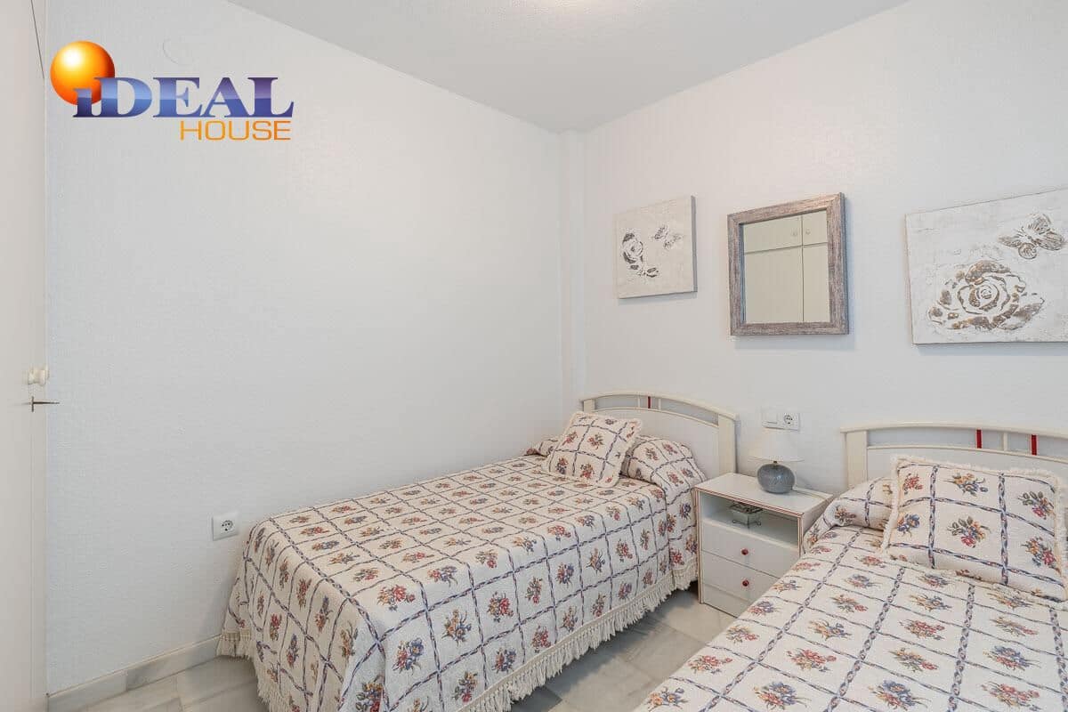 4 sovrum Radhus till salu i Salobrena med pool garage - 475 000 € (Ref: 9433844)