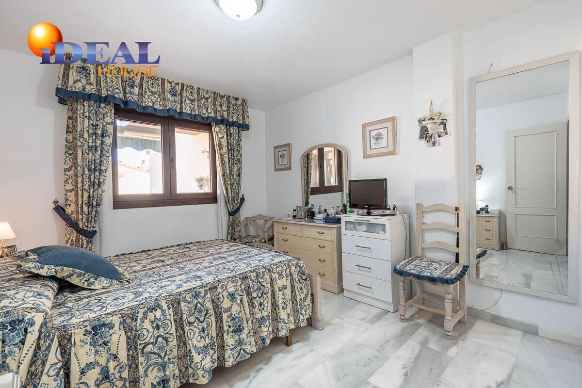 4 sovrum Radhus till salu i Salobrena med pool garage - 475 000 € (Ref: 9433844)