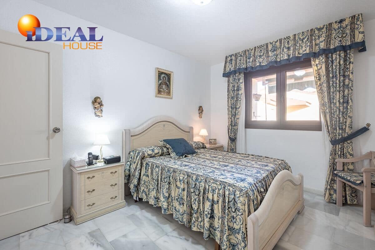 4 sovrum Radhus till salu i Salobrena med pool garage - 475 000 € (Ref: 9433844)