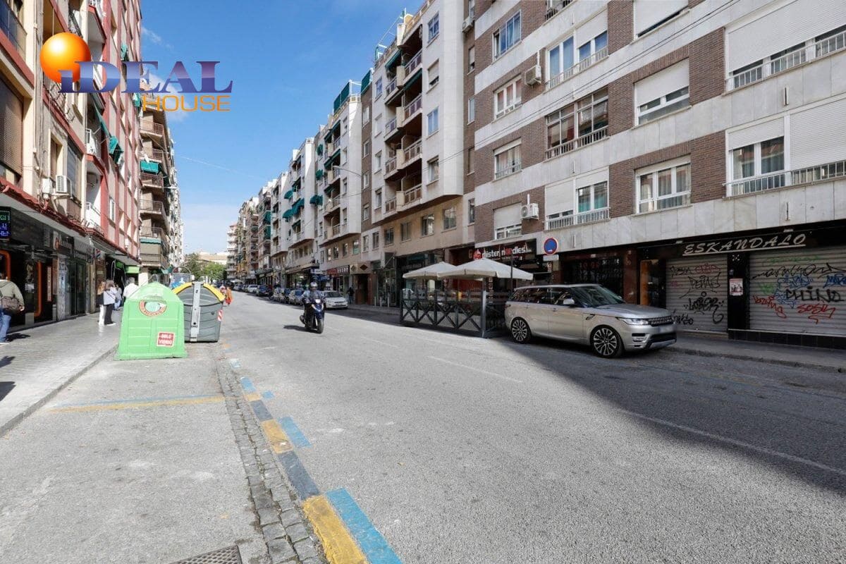 Garage for sale in Granada city - € 34,000 (Ref: 9433848)