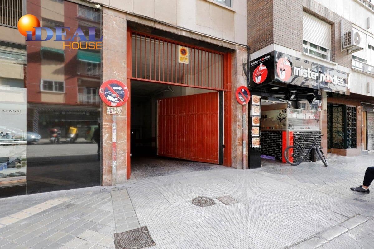 Garage for sale in Granada city - € 34,000 (Ref: 9433848)